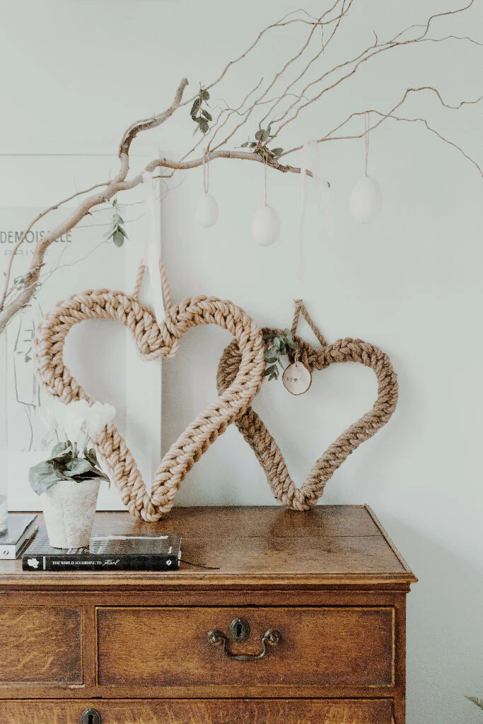 25cm Jute Love Heart Wreath - Image 2