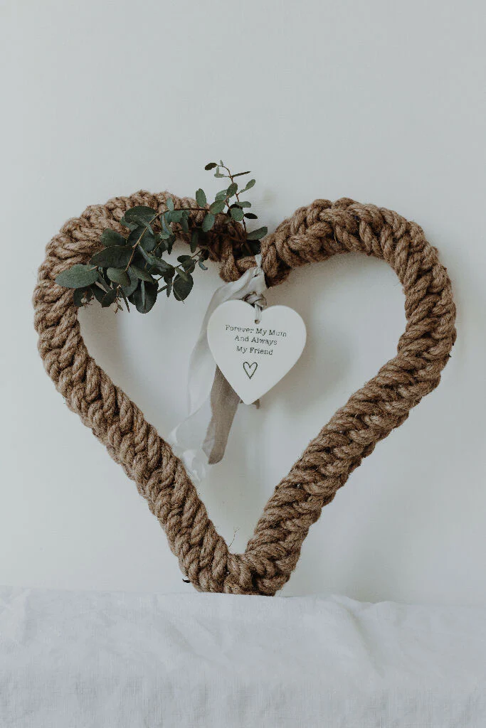25cm Jute Love Heart Wreath - Image 6