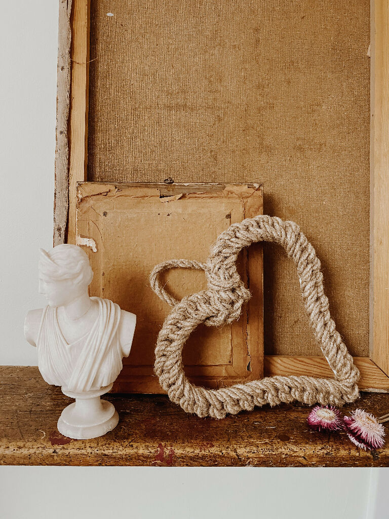 25cm Jute Love Heart Wreath - Image 7