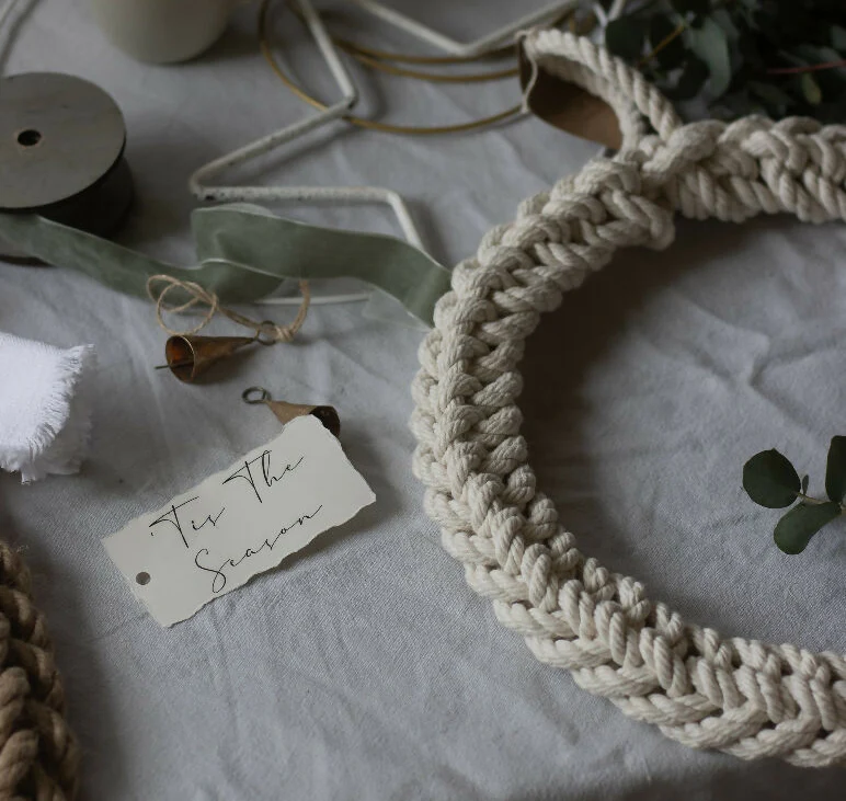 30cm White Cotton Spring Wreath - Image 3