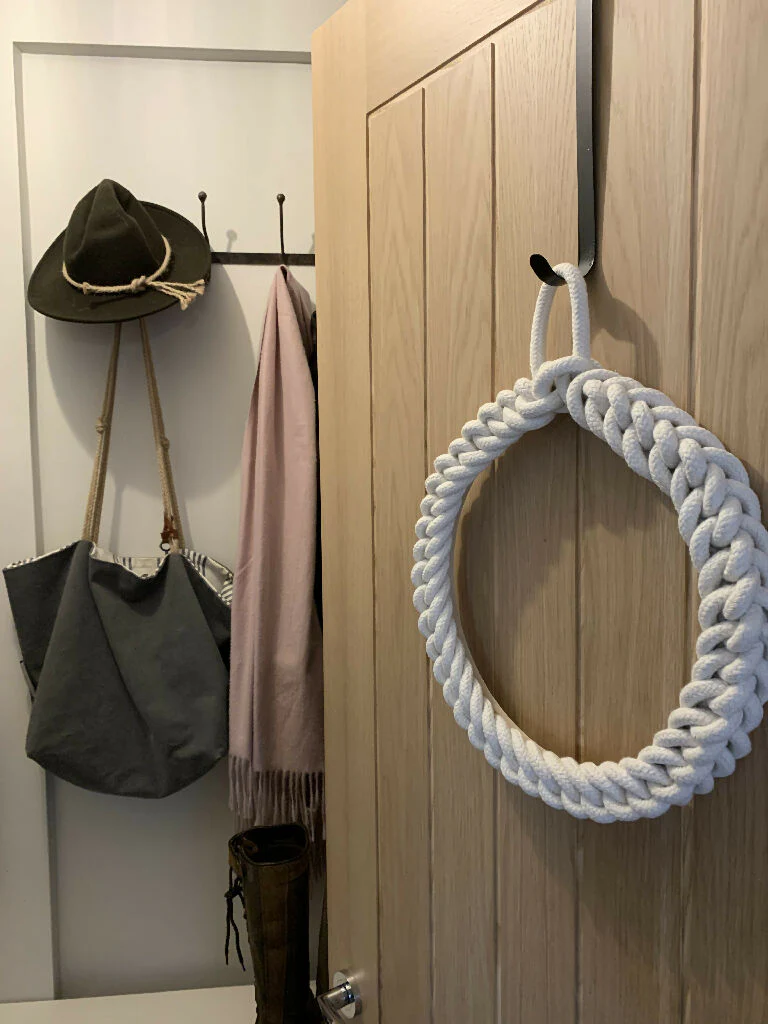 30cm White Cotton Spring Wreath - Image 7