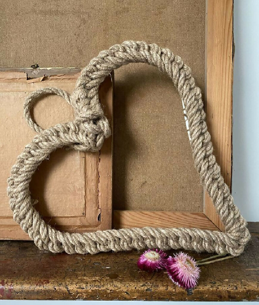 45cm Jute Heart Valentine’s Day Love Wreath - Image 11