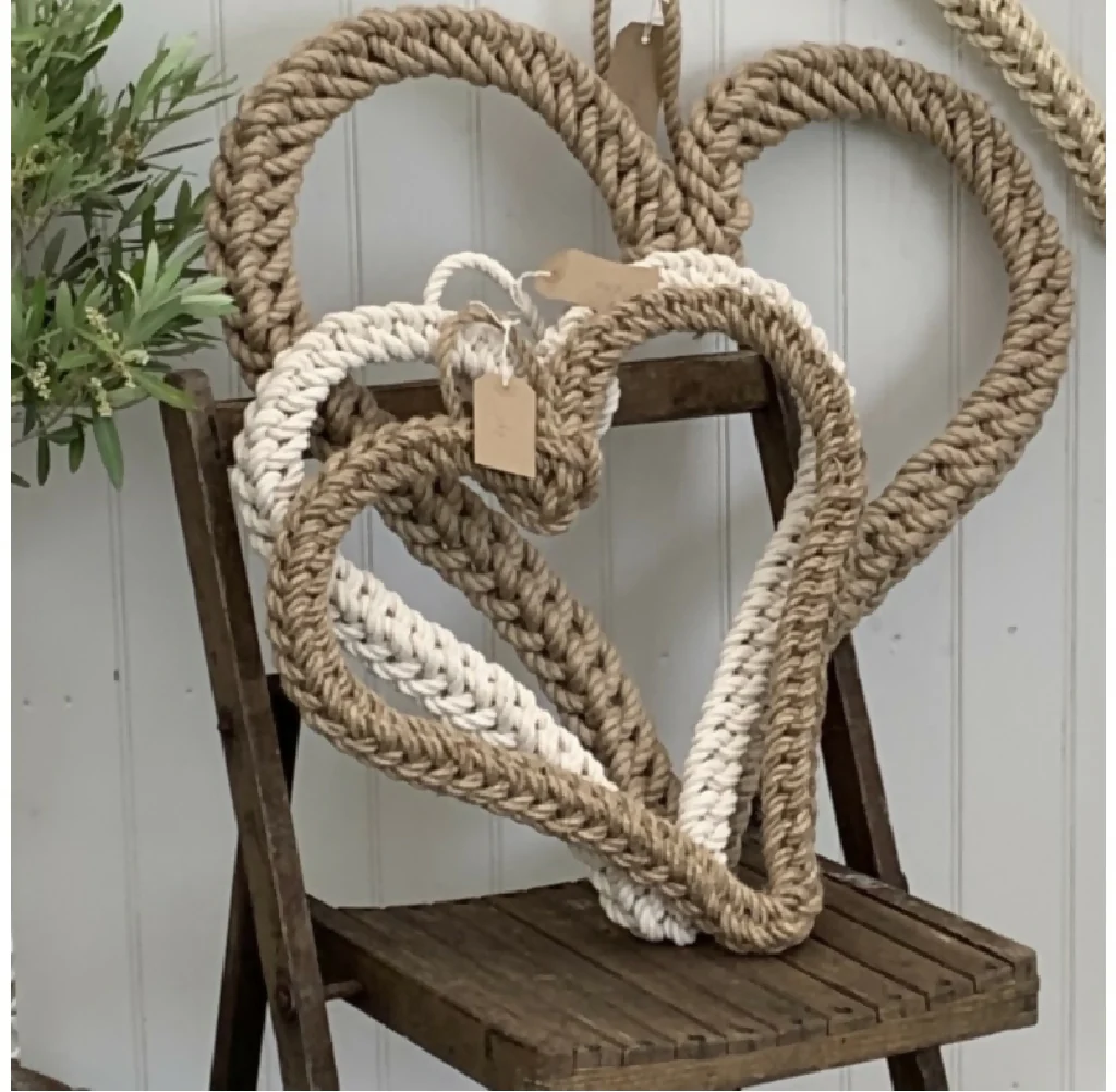 45cm Jute Heart Valentine’s Day Love Wreath - Image 3