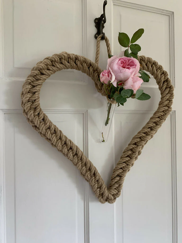 45cm Jute Heart Valentine’s Day Love Wreath - Image 4