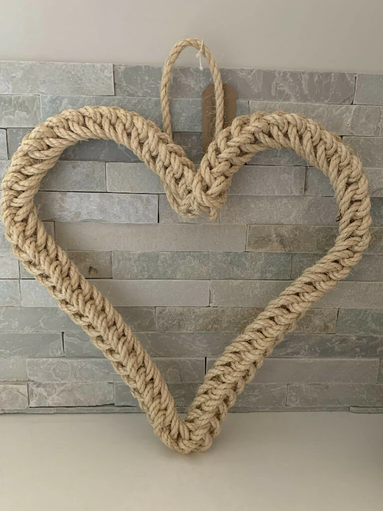 45cm Jute Heart Valentine’s Day Love Wreath - Image 5