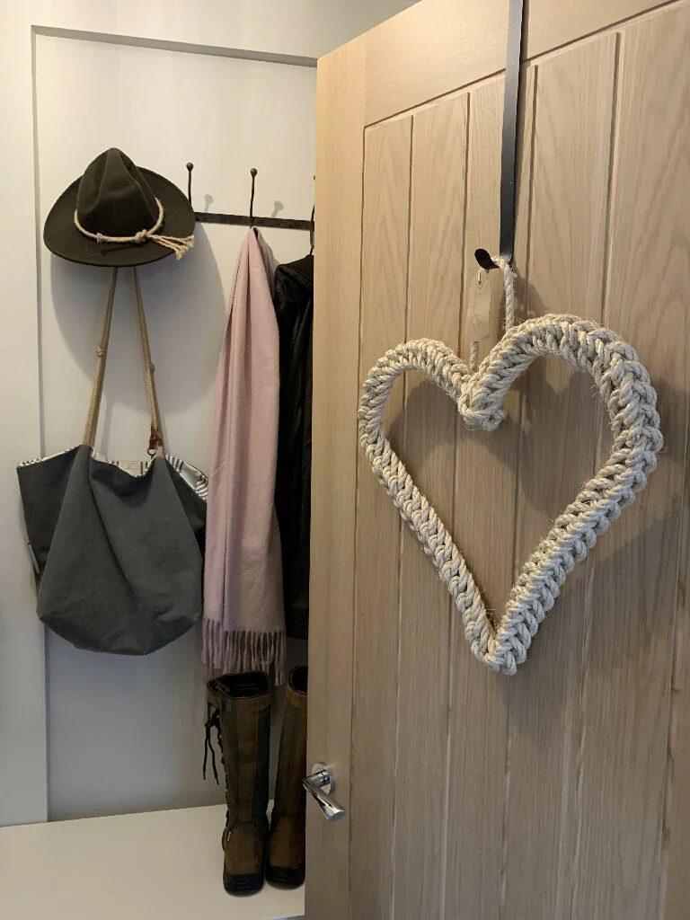 45cm Jute Heart Valentine’s Day Love Wreath - Image 6
