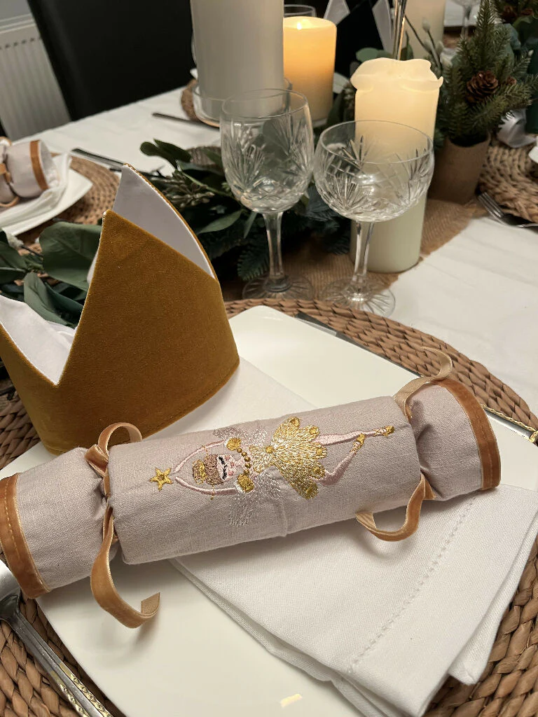 6 Deluxe Reusable Linen Christmas Crackers - Embroidered Nutcracker Design - Image 3