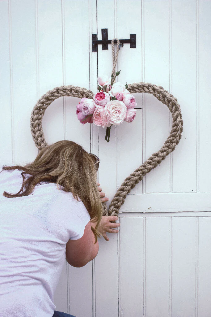 65cm Jute Love Heart Valentine’s Wreath - Image 5