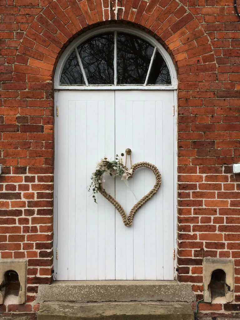 65cm Jute Love Heart Valentine’s Wreath - Image 7