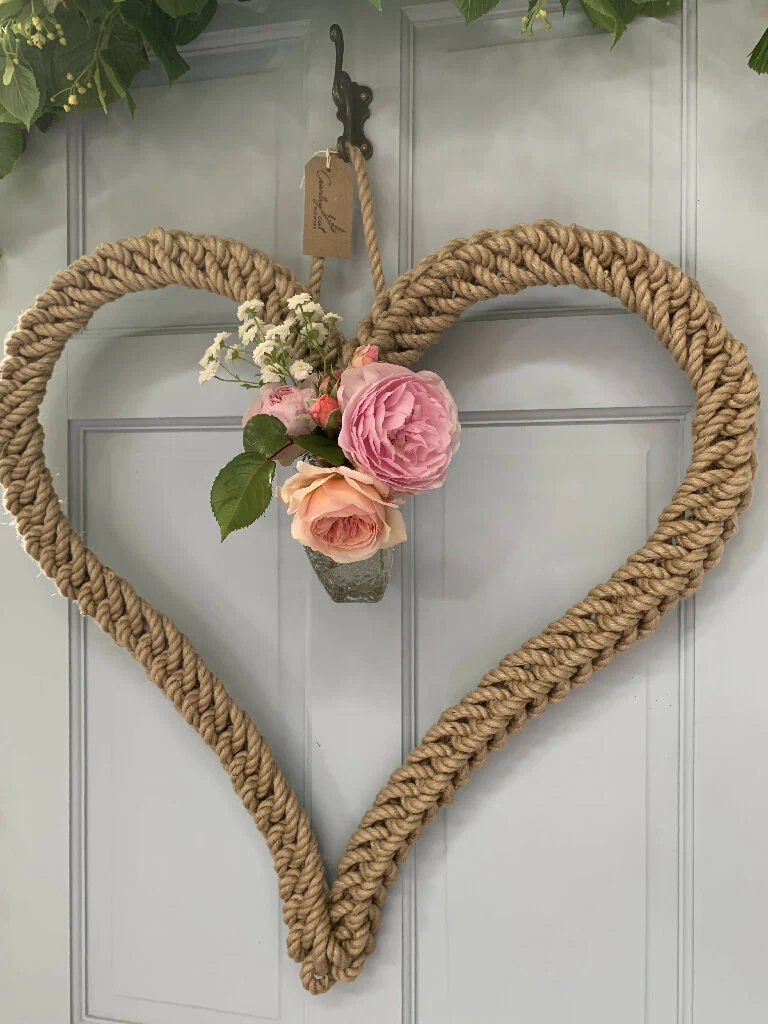 65cm Jute Love Heart Valentine’s Wreath - Image 8