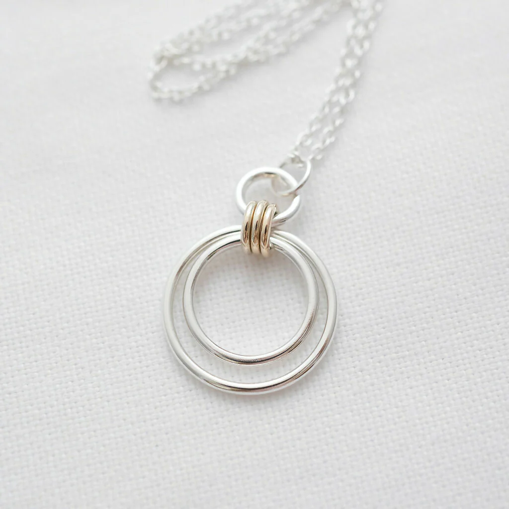 9ct Gold & Silver Three Ring Circle Necklace - Image 3