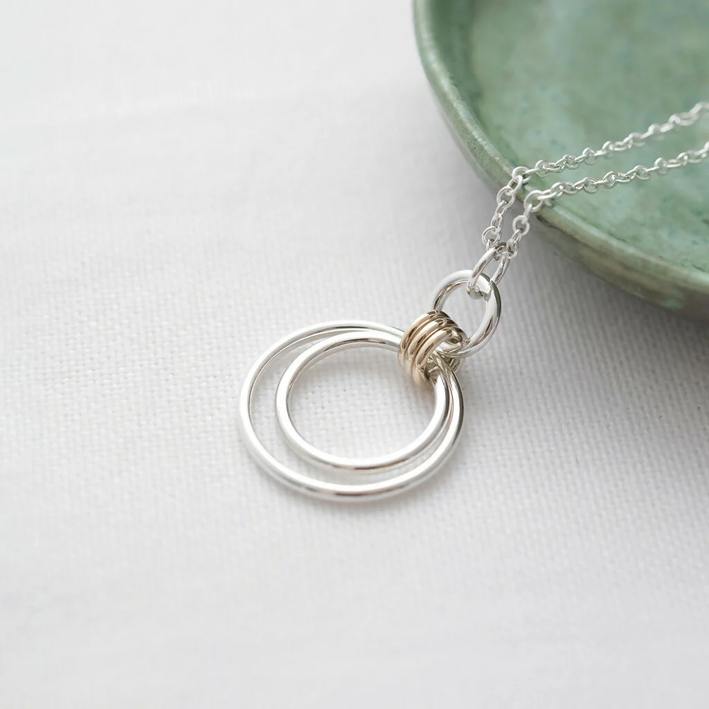 9ct Gold & Silver Three Ring Circle Necklace - Image 4