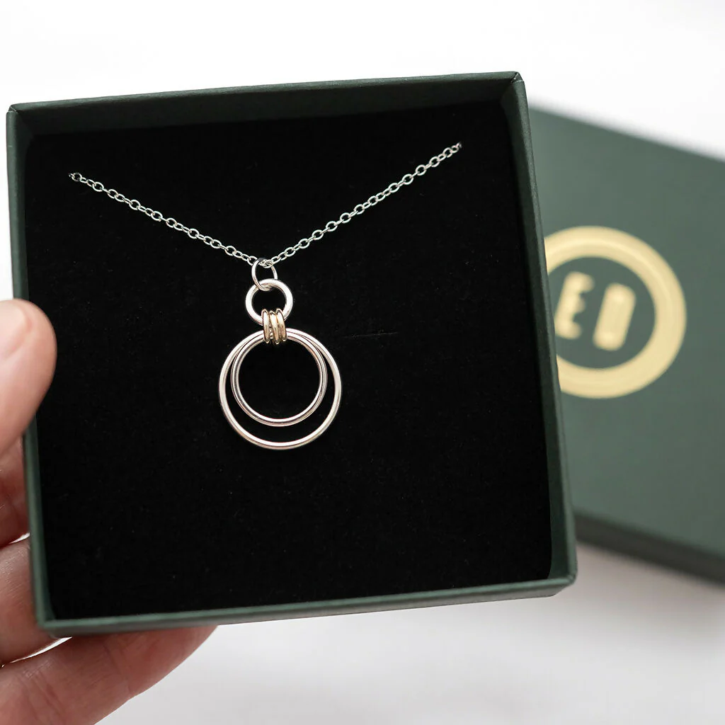 9ct Gold & Silver Three Ring Circle Necklace - Image 8