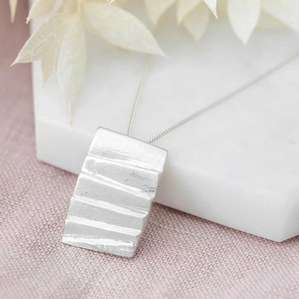 Abstract Rectangular Pendant Necklace - Image 3