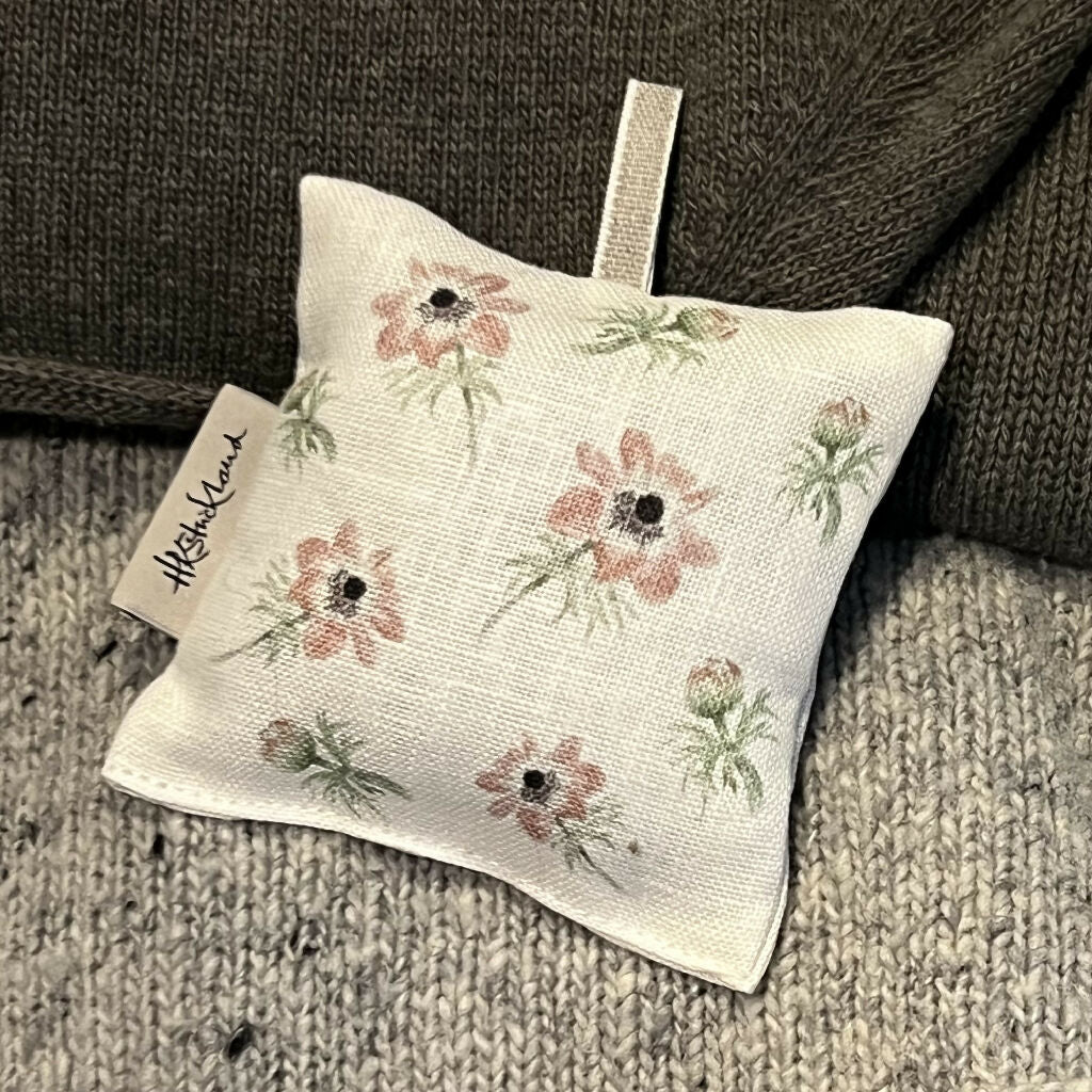 Anemones Lavender Bag