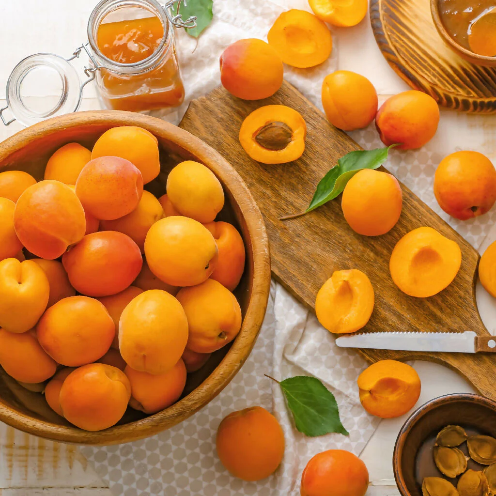 Apricot Trees, 'Moorpark', Full Plants in 10 Litre Pots - Image 2