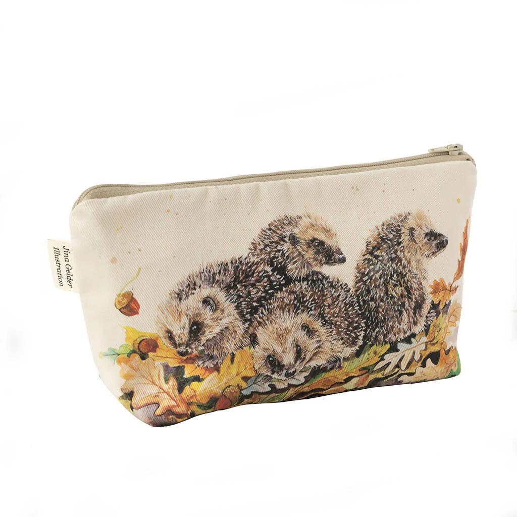Autumn Hedgehogs Make-up Bag in Cream - Image 4