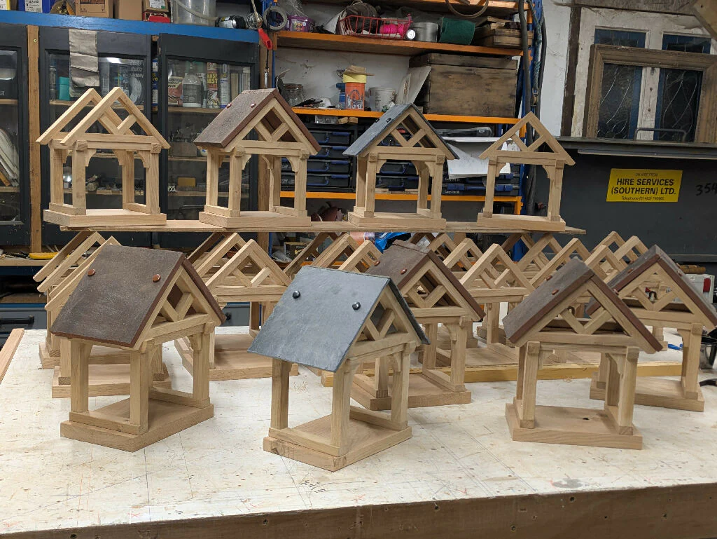 Barn Style Oak Bird Table with Slate Roof - Image 5