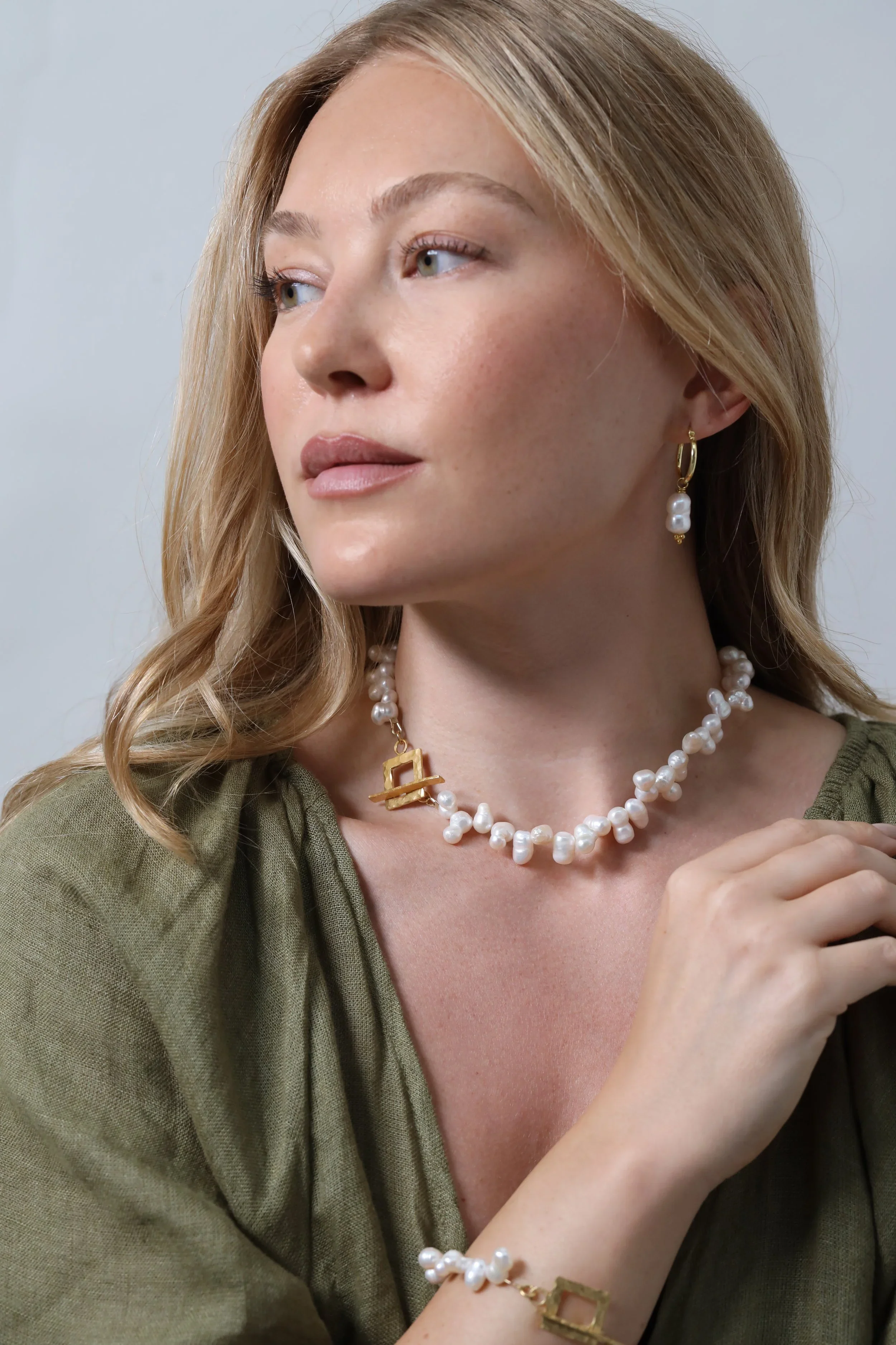 Baroque Pearl Necklace - Image 4