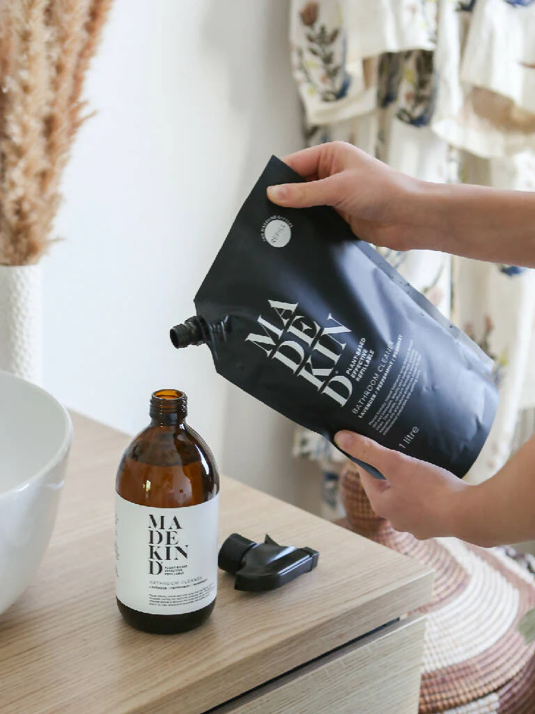 Natural Bathroom Cleaner 1 Litre Refill - Image 3