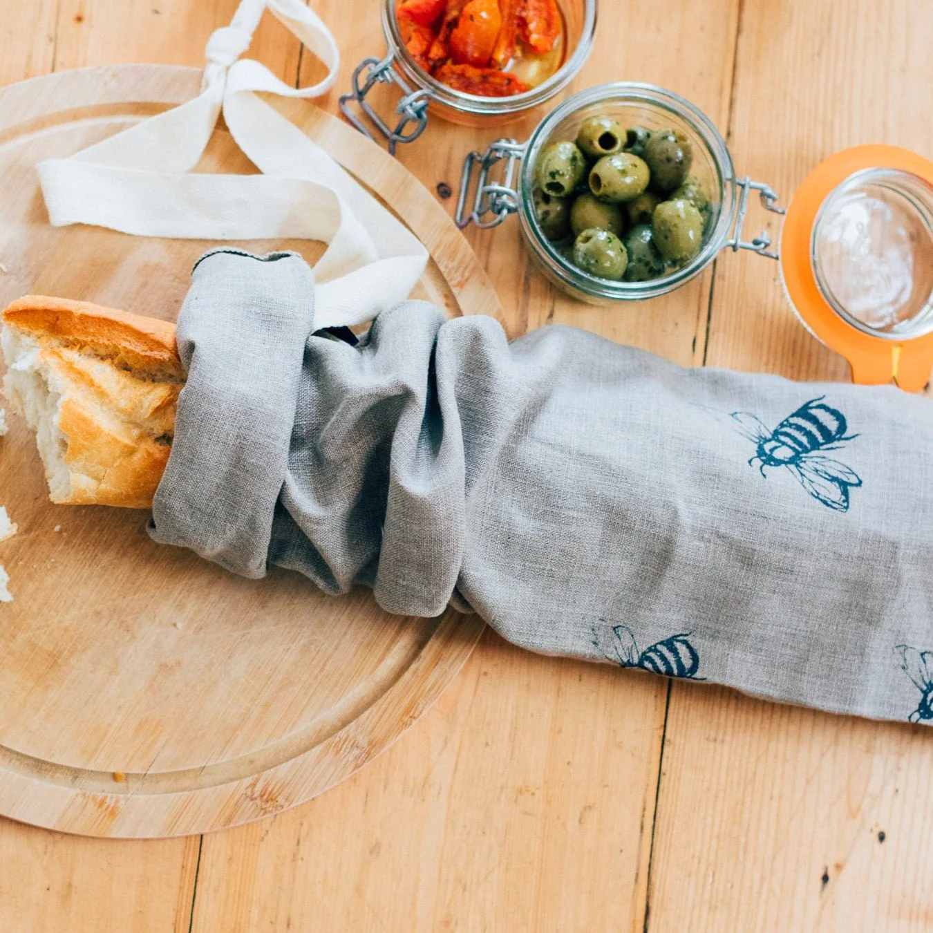 Bee Baguette Bag In Pure Linen - Image 3