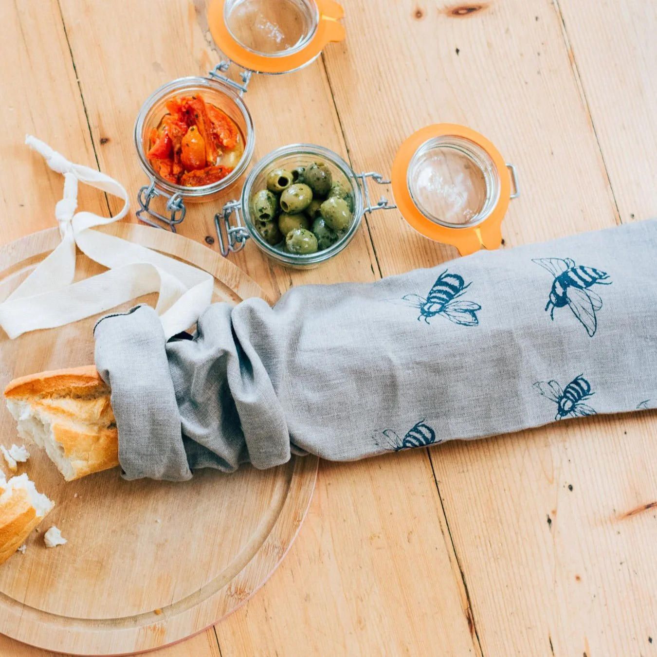 Bee Baguette Bag In Pure Linen - Image 4