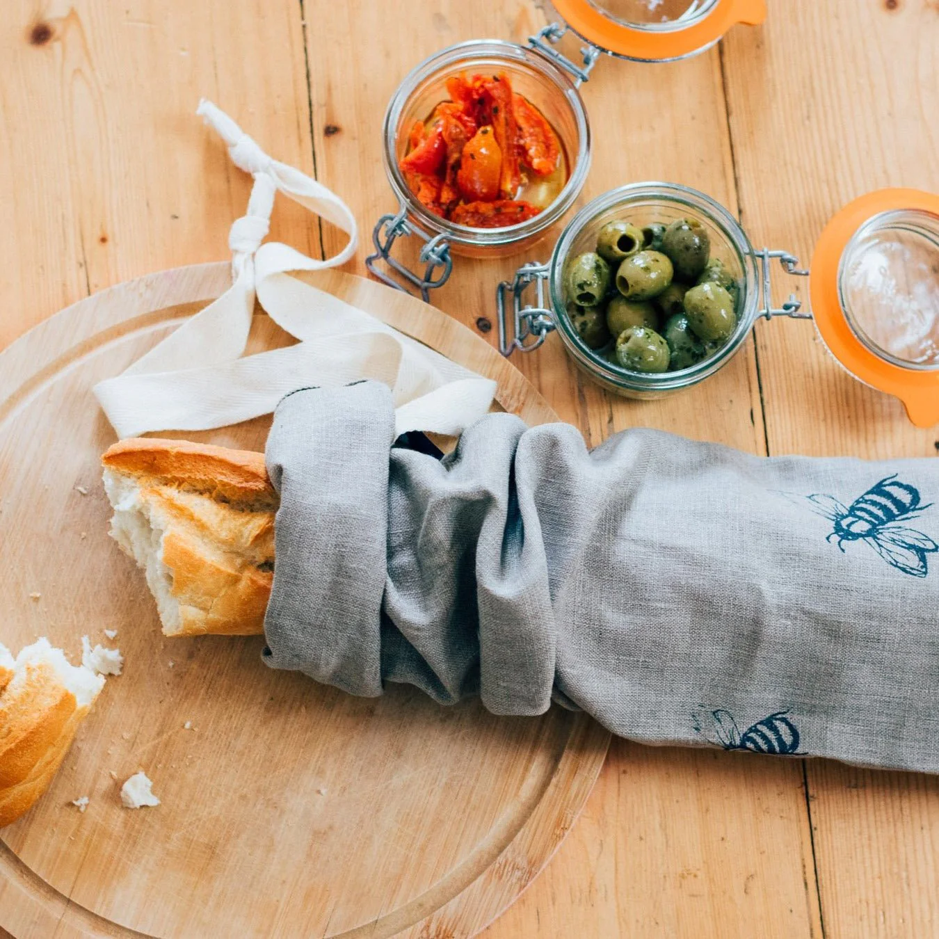 Bee Baguette Bag In Pure Linen - Image 5