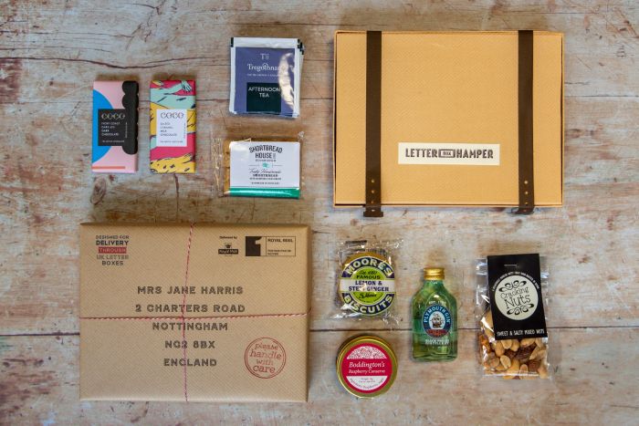 Best of British Letter Box Hamper - with Gin - Image 2