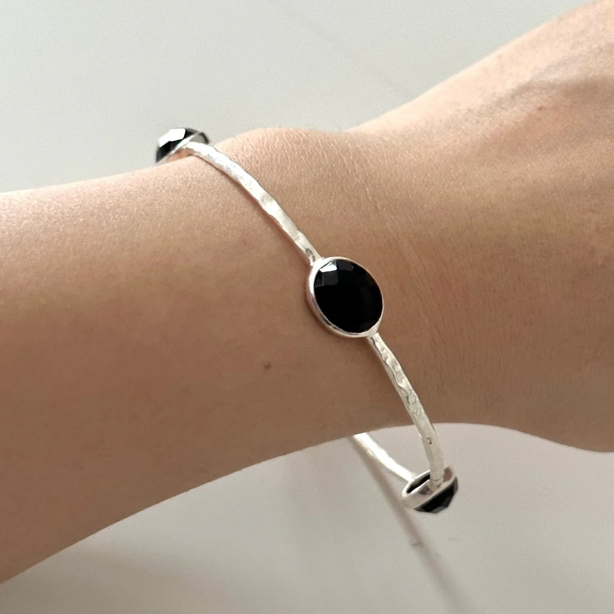 Black Onyx Gemstone Bangle in Sterling Silver - Image 5
