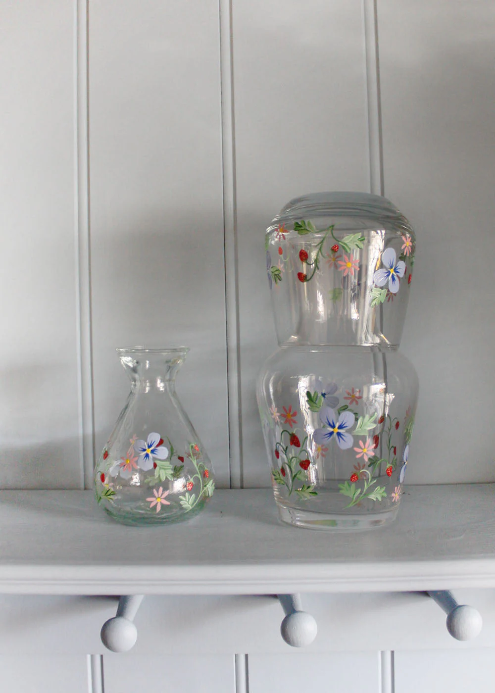 Blue floral & strawberry carafe & glass set - Image 2