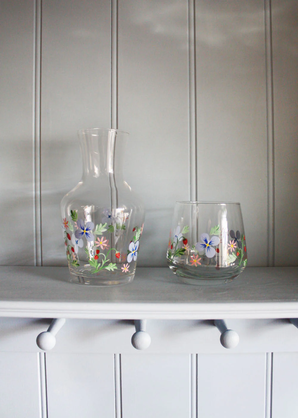 Blue floral & strawberry carafe & glass set - Image 4