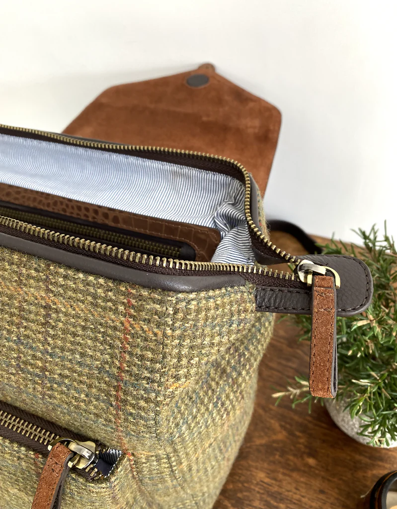 Bramham Tweed Rucksack - Image 5