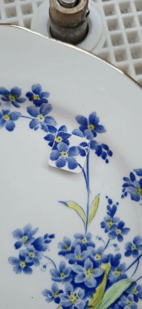 Broken China Forget-Me-Not Pendant - Image 3