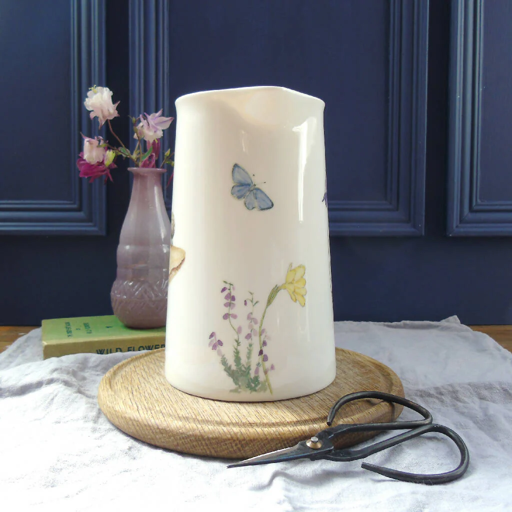 Brown Hare Bone China Two Pint Jug - Image 3