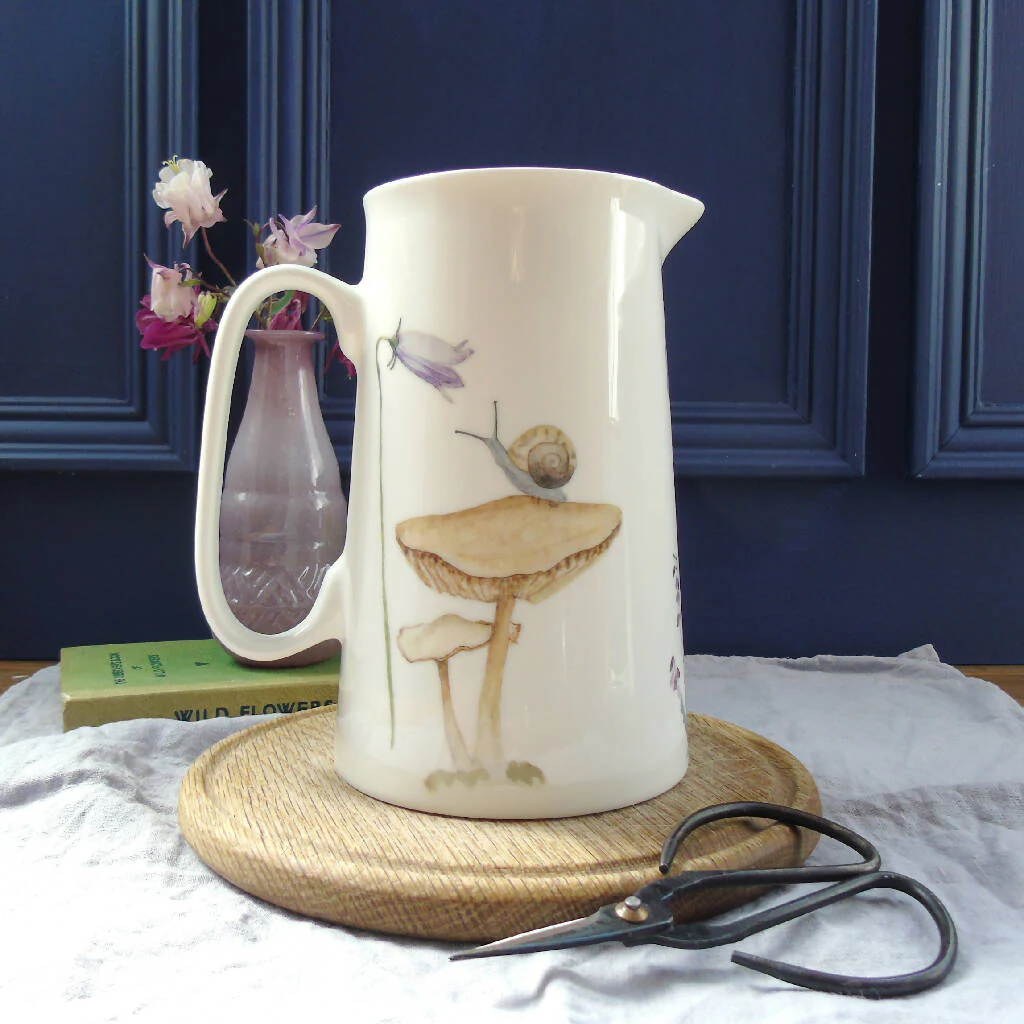 Brown Hare Bone China Two Pint Jug - Image 4