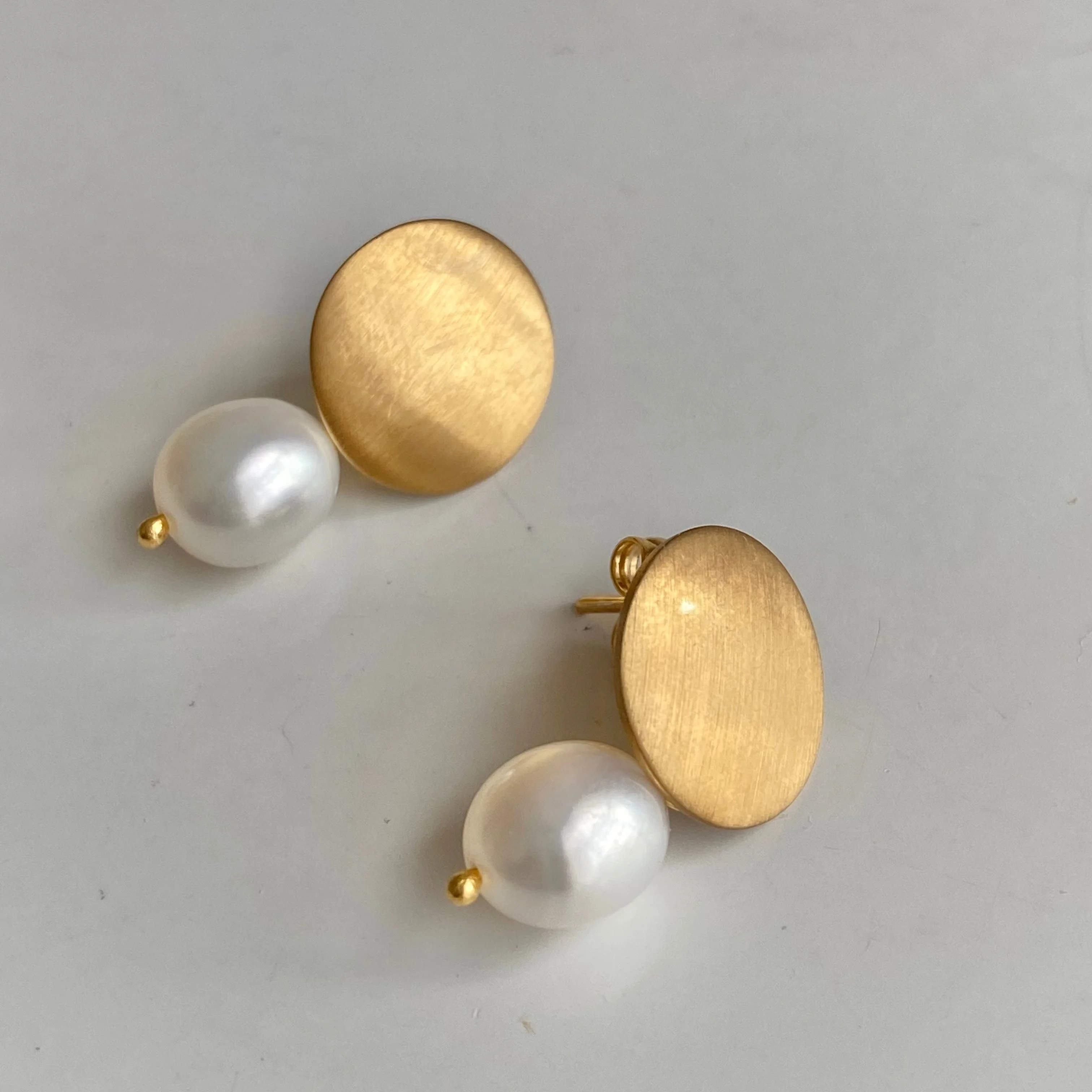Brushed Gold Plated Silver Earrings - Pearl - Image 3