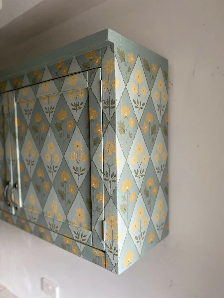 'Buttercup' Decorative Pine Wall Cabinet - Image 4