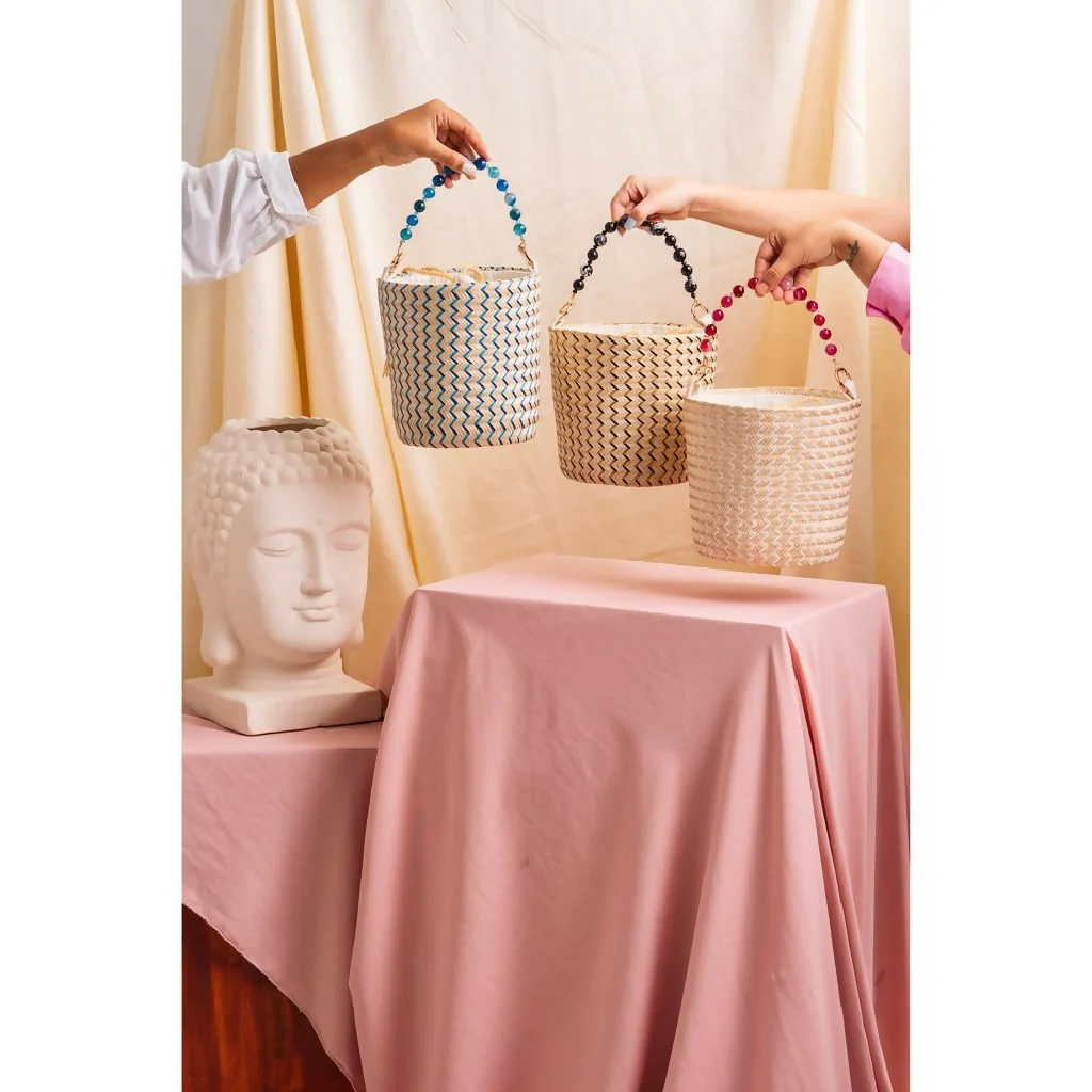 Camila Bucket Bag - Stylish Handwoven Design - Image 3