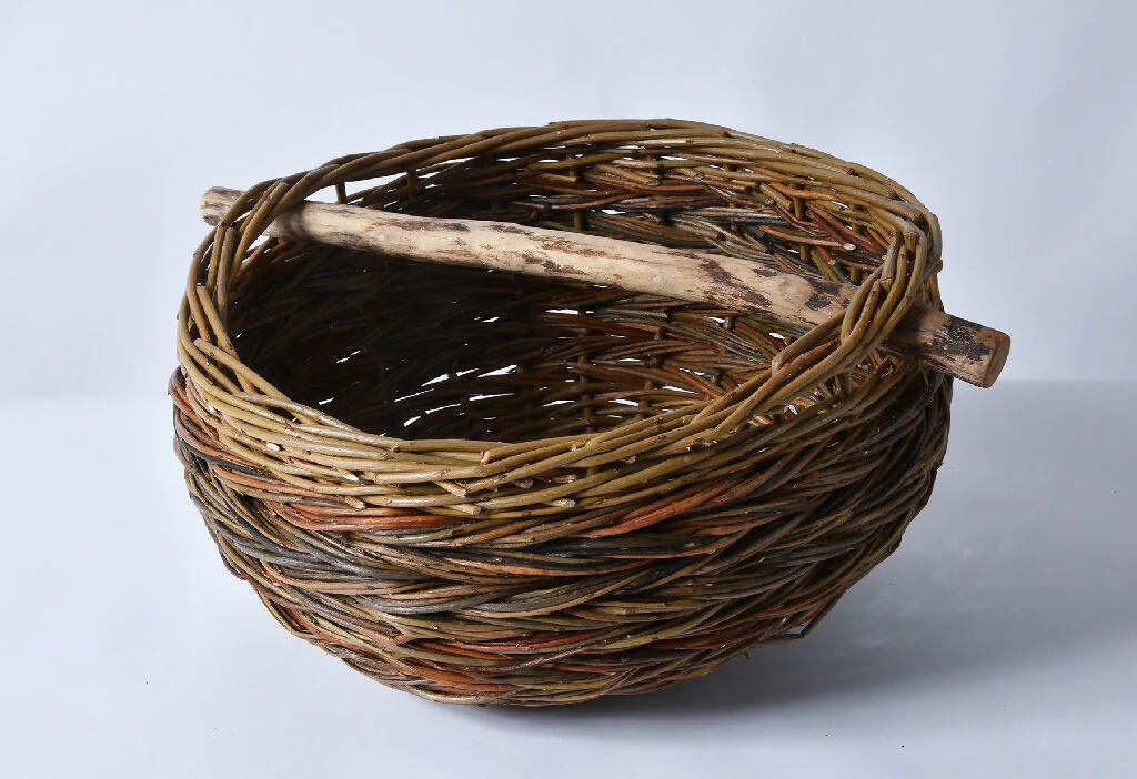 Cauldron Style Willow Bowl with a Driftwood Handle - Image 3