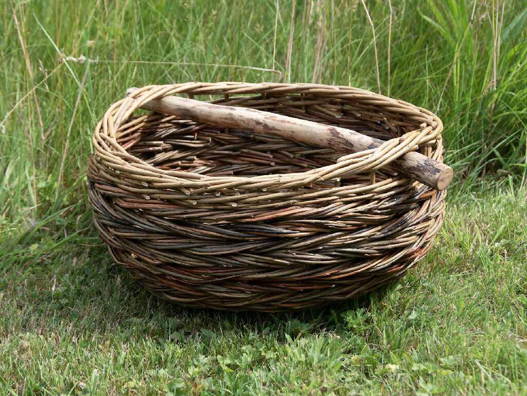 Cauldron Style Willow Bowl with a Driftwood Handle - Image 4