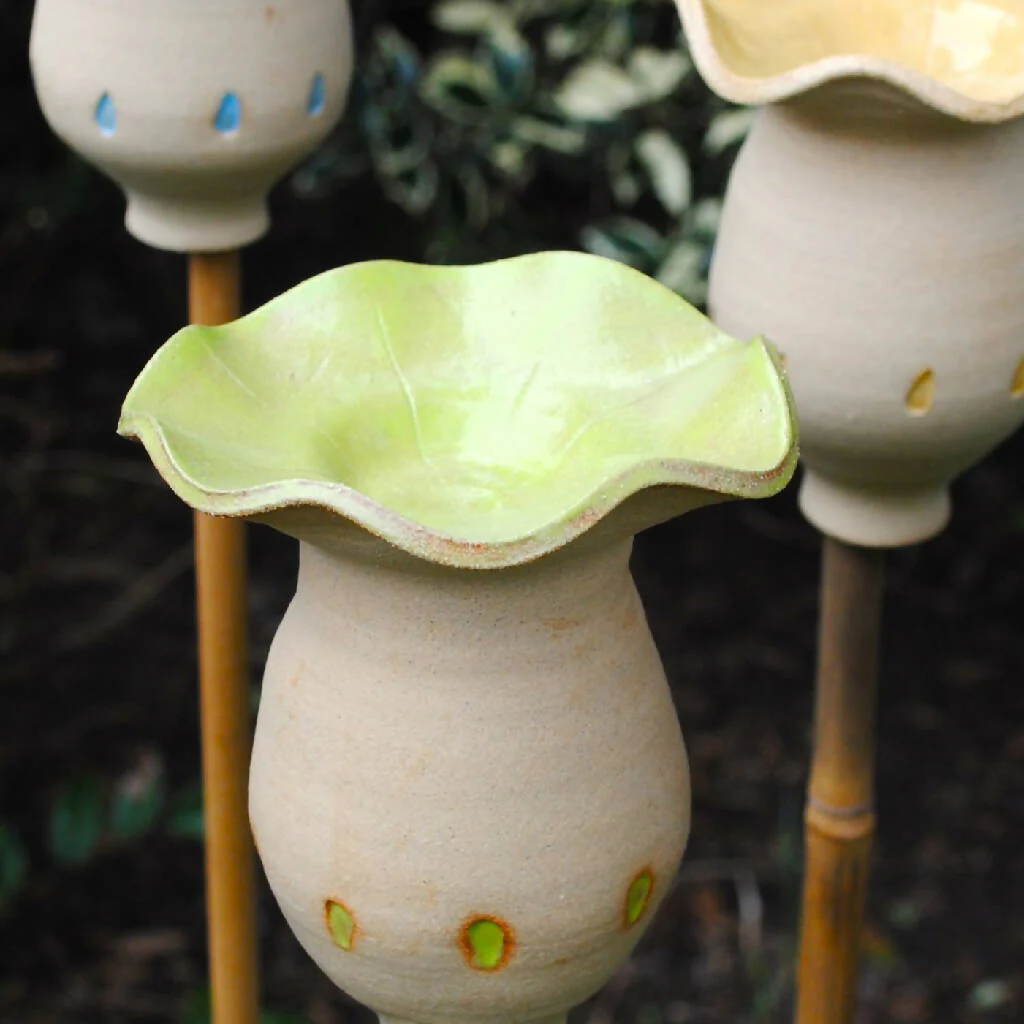 Ceramic Poppy Seed Head in Six Colour Options - Image 9