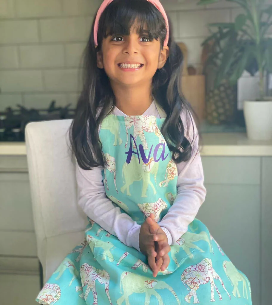 Children's Linen Aprons - Animal Designs - Image 6