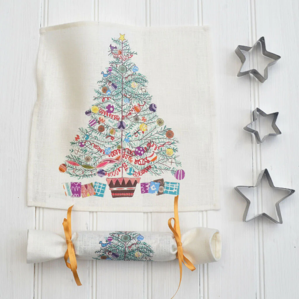 Christmas Tree Linen Napkin Crackers - Image 2