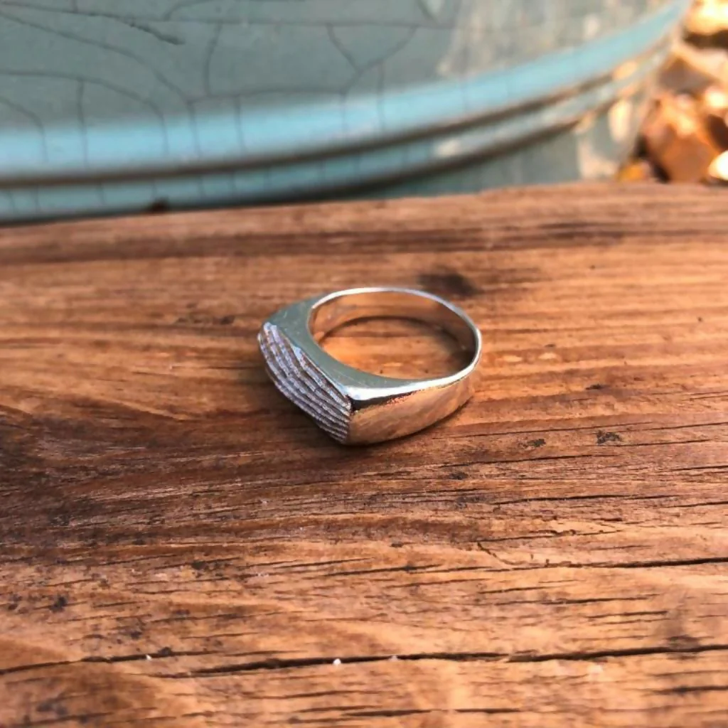 Chunky Textured Sterling Silver Cuttlefish Ring - Image 2