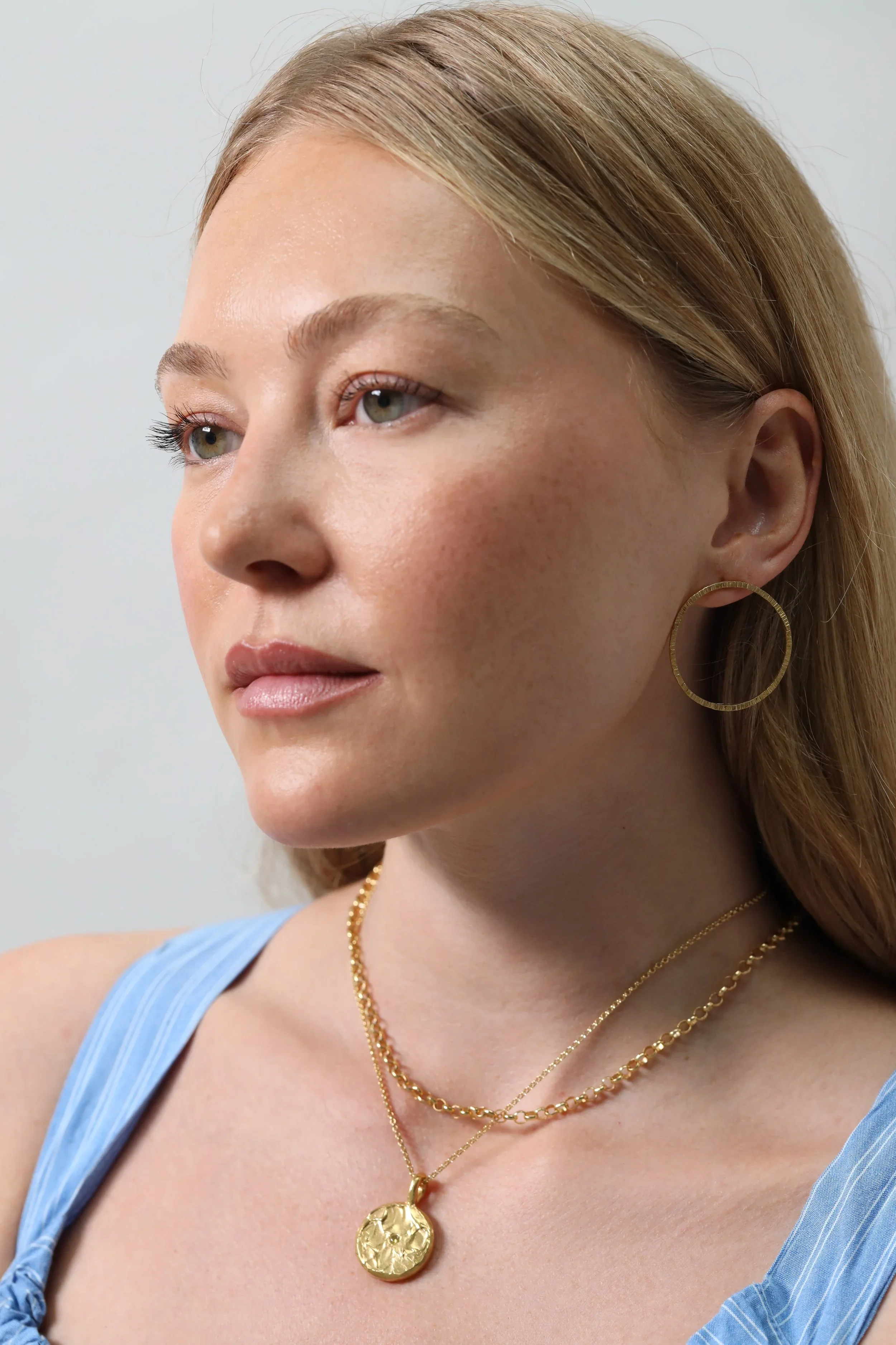 Circle Bark Stud Earrings - Image 3