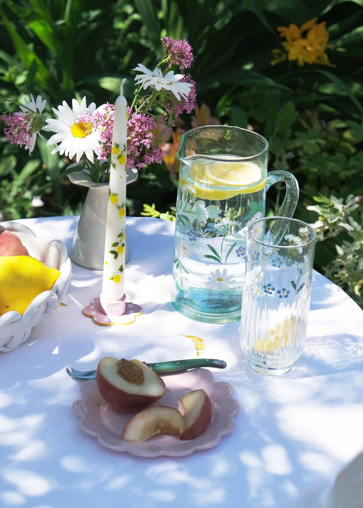 Cosmos & cow parsley recycled glass jug - Image 4