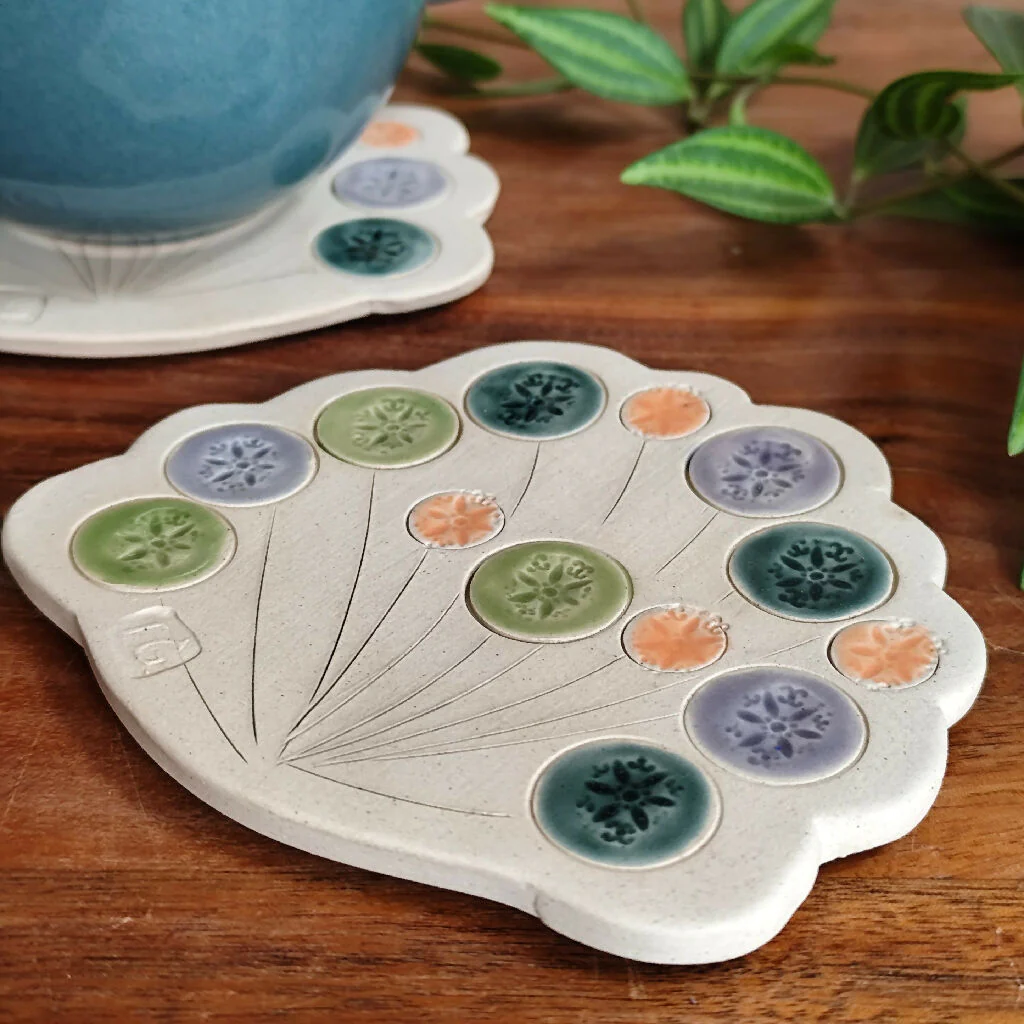 Cow Parsley Wildflower Shaped Ceramic Coaster - Image 4