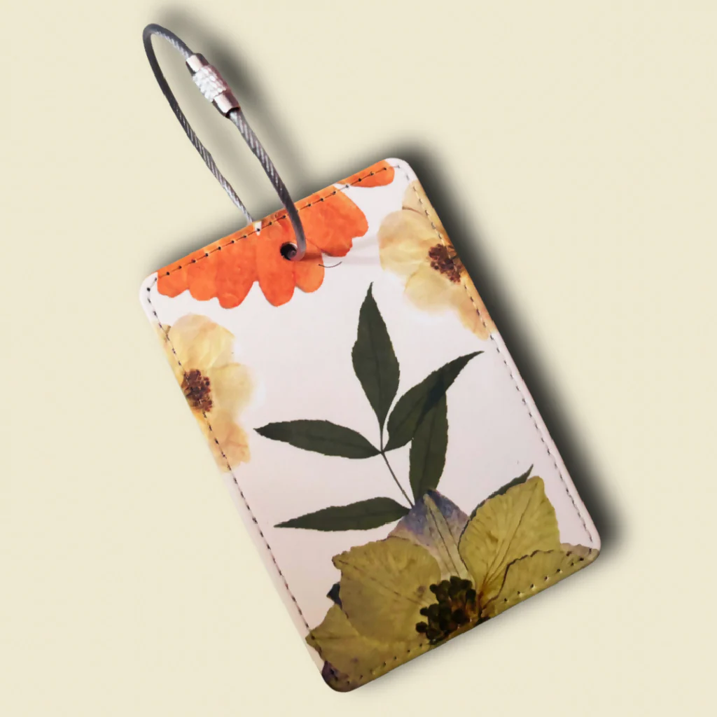 Cream summer stationery set: notebook, luggage tag and pen - Image 2
