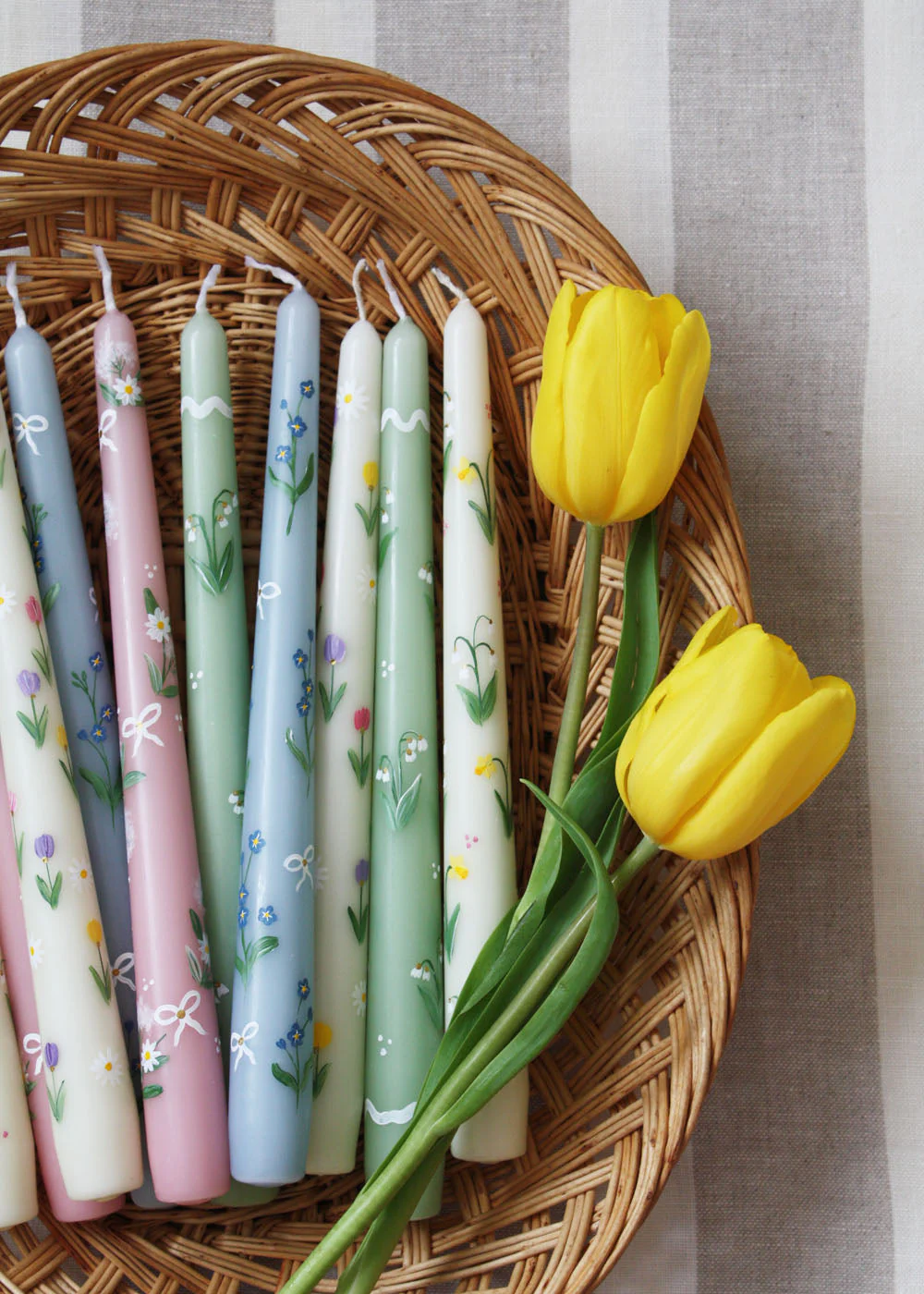 Daffodils & snow drops candle - Image 4