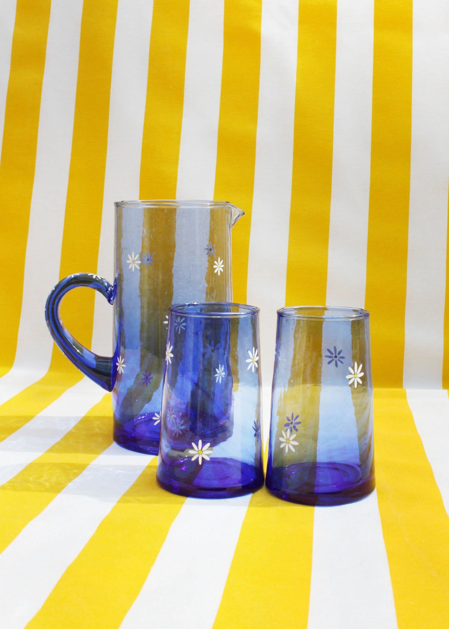Daisy blue recycled glass jug - Image 7